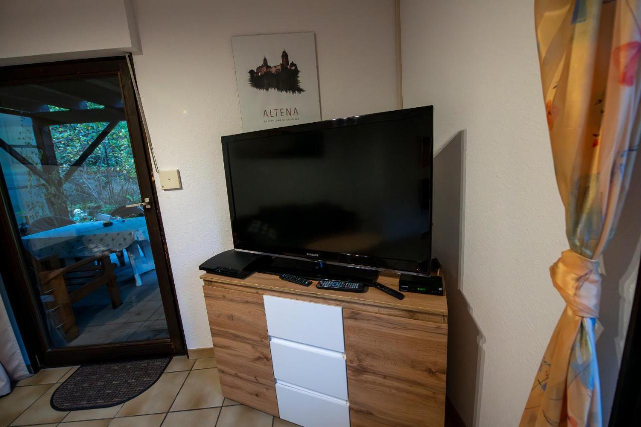 Schoene Ferienwohnung In Ruhiger Lage Altena Exterior foto